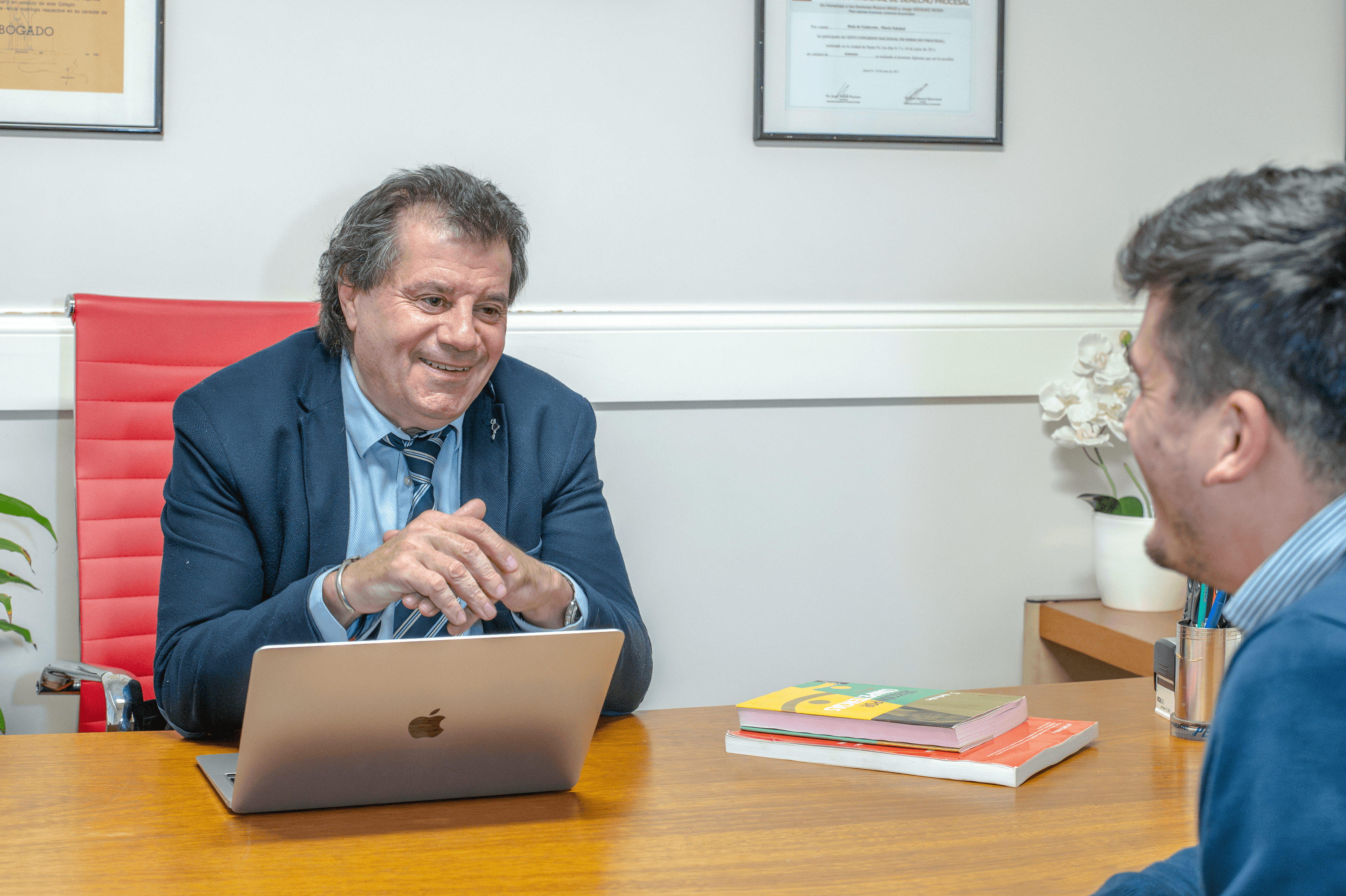 Ernesto mattos hablando